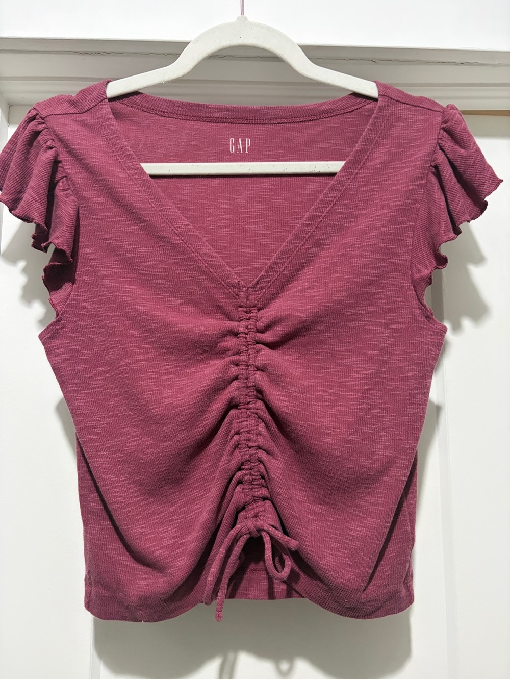 GAP Raspberry Ruched V-Neck Crop Top